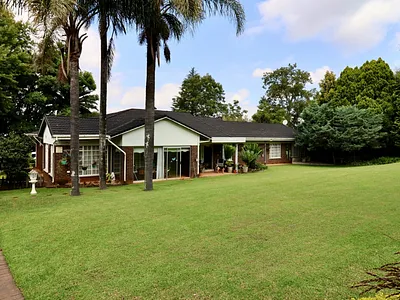 4 Bedroom House For Sale in Piet Retief - HJut.webp