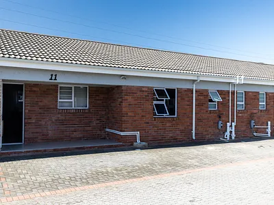 2 Bedroom Townhouse For Sale in Port Elizabeth - img