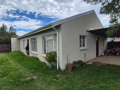 3 Bedroom House To Rent in Elliot - img