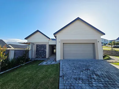 4 Bedroom Townhouse For Sale in George - qGJB.webp