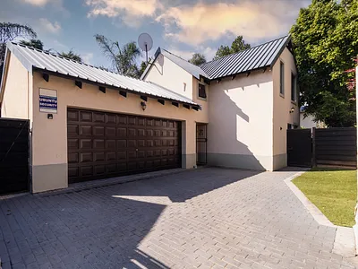 3 Bedroom Apartment For Sale in Pretoria - od1U.webp