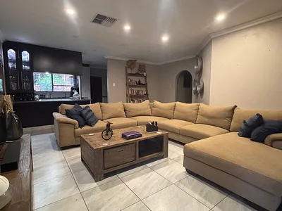 3 Bedroom House For Sale in Kimberley - img