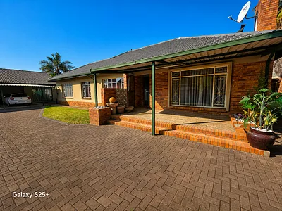 5 Bedroom House For Sale in Springs - O523.webp