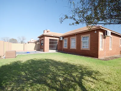 3 Bedroom House To Rent in Lephalale - img