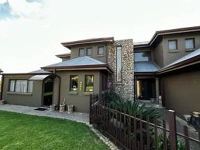 4 Bedroom House For Sale in Parys - Q3Jm.webp