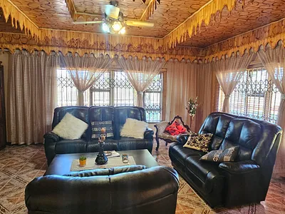 4 Bedroom House For Sale in Kimberley - 9qtw.webp
