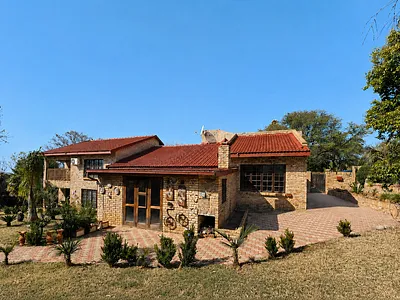 3 Bedroom House For Sale in Klerksdorp - QBHL.webp