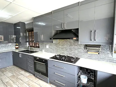 3 Bedroom Townhouse For Sale in Queenstown - img