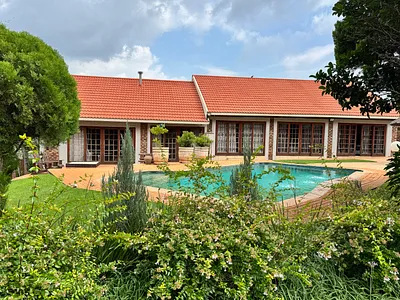 5 Bedroom House For Sale in Klerksdorp - Ullr.webp