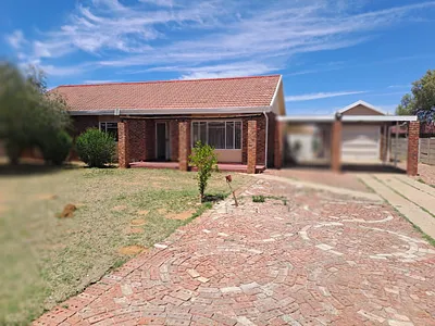 3 Bedroom House For Sale in Welkom - Fsb9.webp