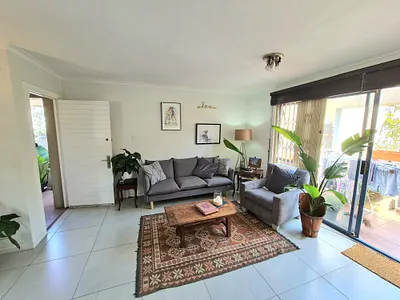2 Bedroom Apartment For Sale in Sandton - img