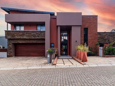 4 Bedroom House For Sale in Pretoria - YFmI.webp
