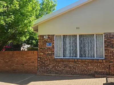 3 Bedroom House For Sale in Kimberley - OgvY.webp