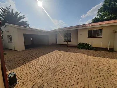 9 Bedroom House For Sale in Klerksdorp - SKvy.webp
