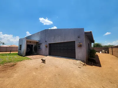 5 Bedroom House For Sale in Lephalale - img