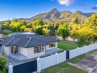 4 Bedroom House For Sale in George - wLdo.webp
