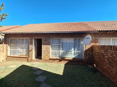 2 Bedroom Townhouse For Sale in Kimberley - img