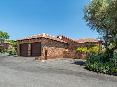 3 Bedroom House For Sale in Randburg - 65Xr.webp
