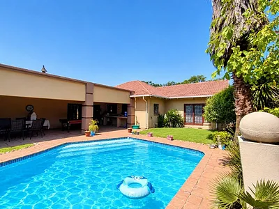 4 Bedroom House For Sale in Boksburg - xjOM.webp