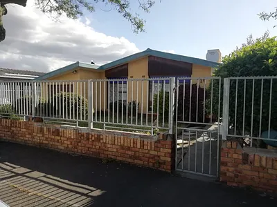 3 Bedroom House To Rent in Goodwood - wodD.webp