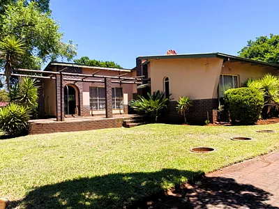 3 Bedroom House For Sale in Centurion - LoyY.webp