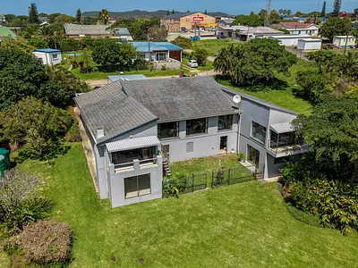 4 Bedroom House For Sale in Kei Mouth - img