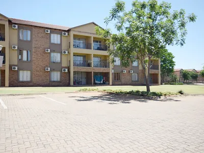 2 Bedroom Apartment For Sale in Lephalale - eIX0.webp