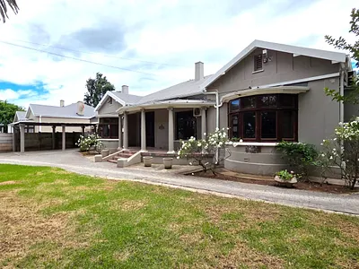 4 Bedroom House For Sale in Queenstown - img