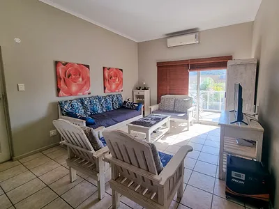 2 Bedroom Apartment To Rent in Mossel Bay - 43Mo.webp