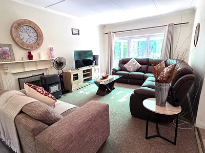 5 Bedroom House For Sale in Queenstown - img
