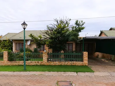 2 Bedroom Townhouse To Rent in Queenstown - img