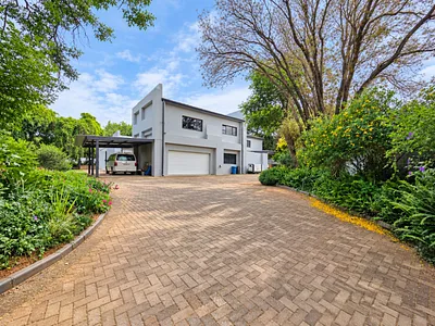 6 Bedroom House For Sale in Klerksdorp - 4Eu3.webp