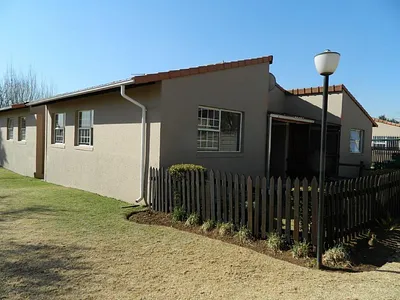 3 Bedroom Townhouse For Sale in Elspark, Germiston - 1Zja.webp
