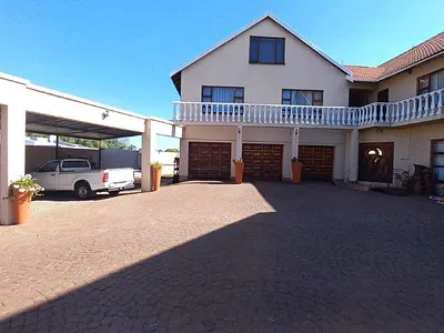 7 Bedroom House For Sale in Sunward Park, Boksburg - pn30.webp