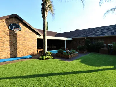 3 Bedroom House For Sale in Sunward Park, Boksburg - aBw5.webp
