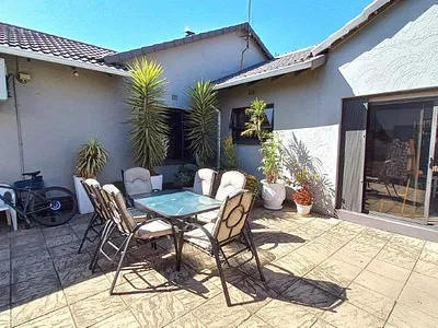 4 Bedroom House For Sale in Sunward Park, Boksburg - i8FP.webp