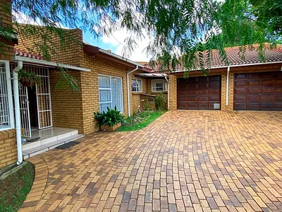 3 Bedroom House For Sale in Brakpan - kzYE.webp