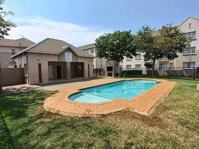 1 Bedroom Townhouse For Sale in Klippoortjie, Boksburg - 7i6E.webp