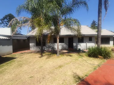 3 Bedroom House For Sale in Springs - VlAO.webp