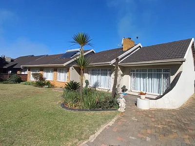 4 Bedroom House For Sale in Boksburg - MVy1.webp