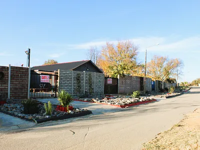 5 Bedroom House For Sale in Fochville - VycI.webp