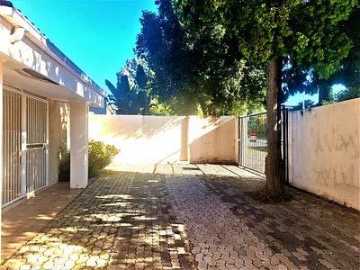 7 Bedroom House For Sale in Johannesburg - mvkn.webp