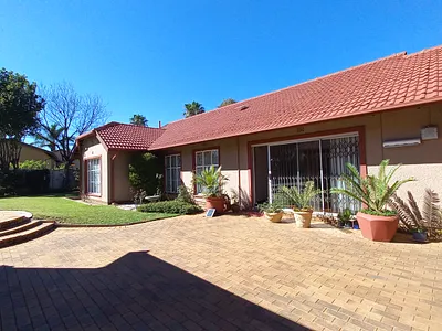 4 Bedroom House For Sale in Boksburg - kAWh.webp