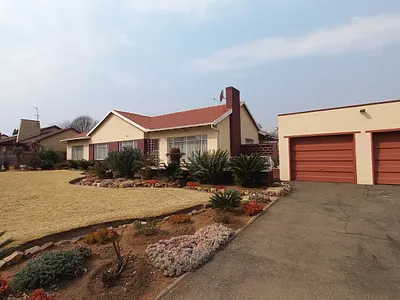 4 Bedroom House For Sale in Germiston - tCiM.webp