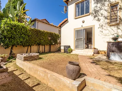 2 Bedroom Apartment For Sale in Randburg - gfkV.webp