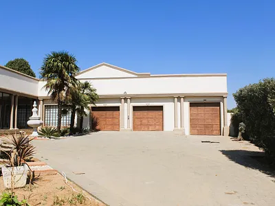 3 Bedroom House For Sale in Deneysville - sqB8.webp