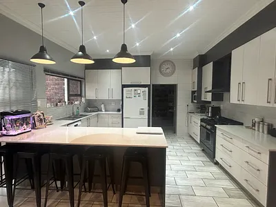 4 Bedroom House For Sale in Boksburg - McL8.webp