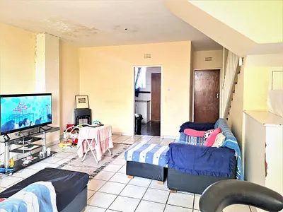 3 Bedroom Apartment For Sale in Randburg - bO5Y.webp