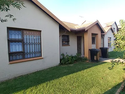 3 Bedroom Townhouse For Sale in Boksburg - 4AOL.webp