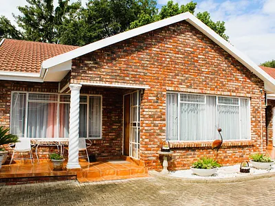 2 Bedroom Townhouse For Sale in Parys - U75g.webp